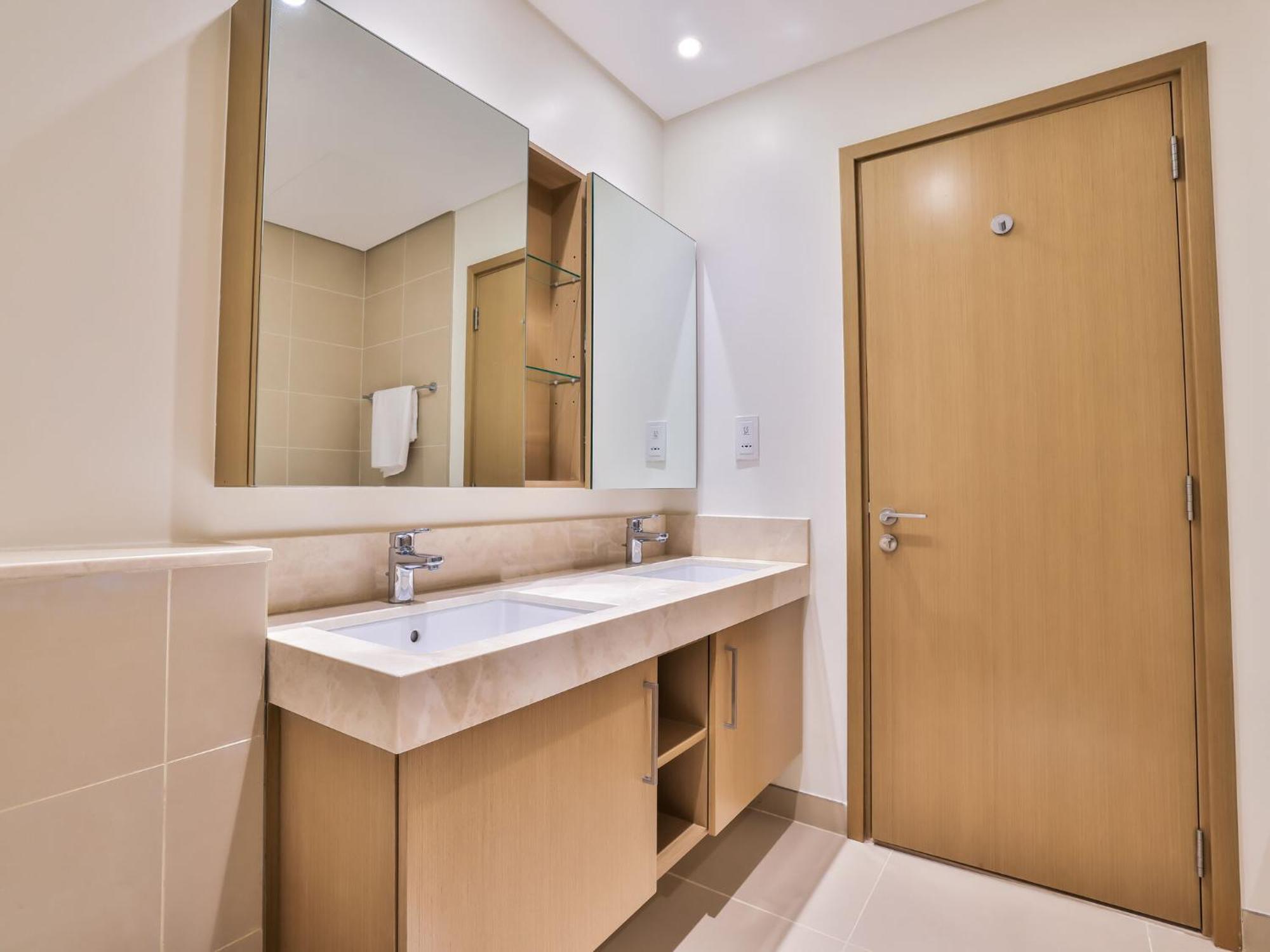 Luxurious Apartments Dubai Marina Views Pool Gym By Sojo Stay Екстер'єр фото