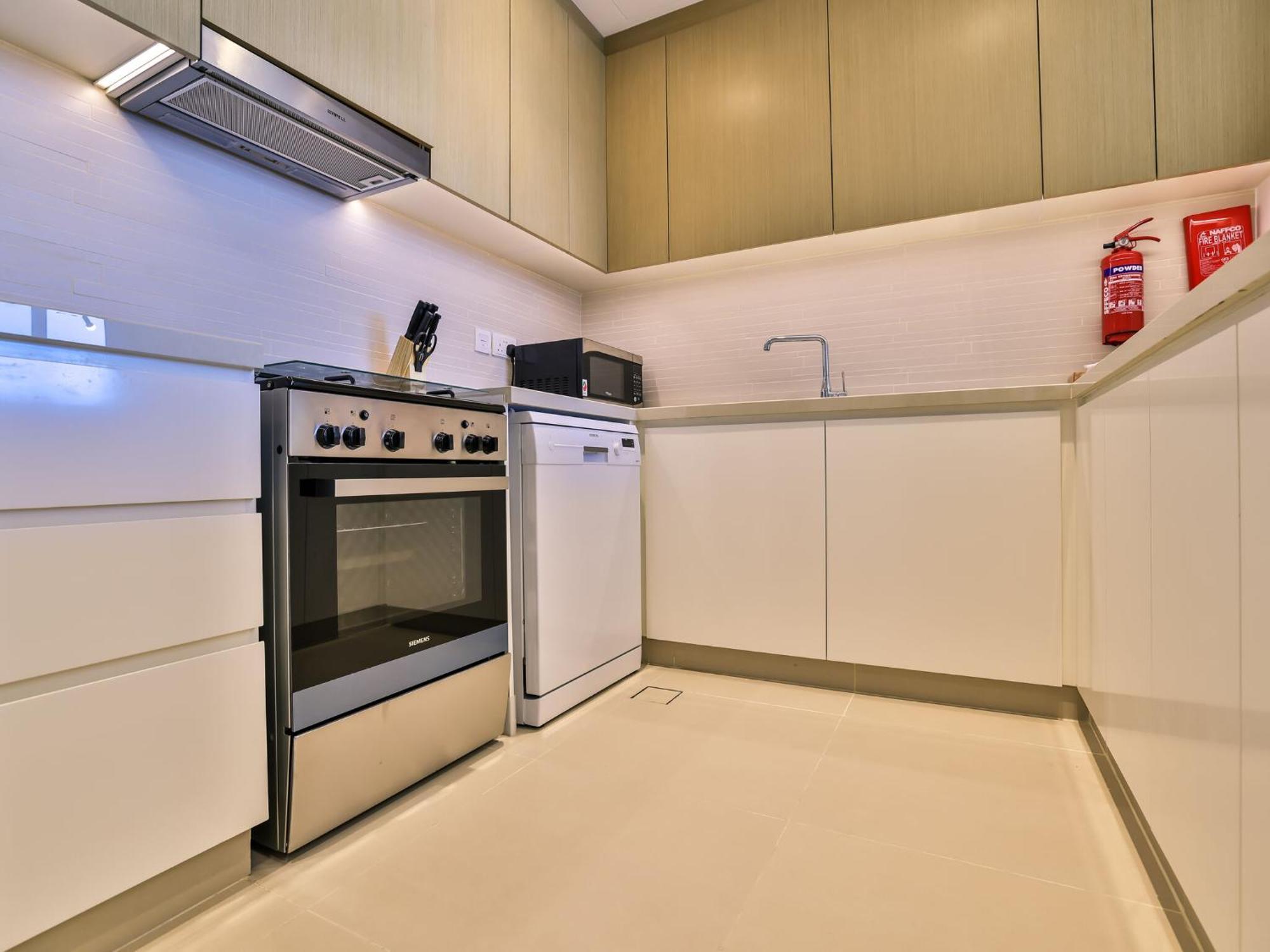 Luxurious Apartments Dubai Marina Views Pool Gym By Sojo Stay Екстер'єр фото