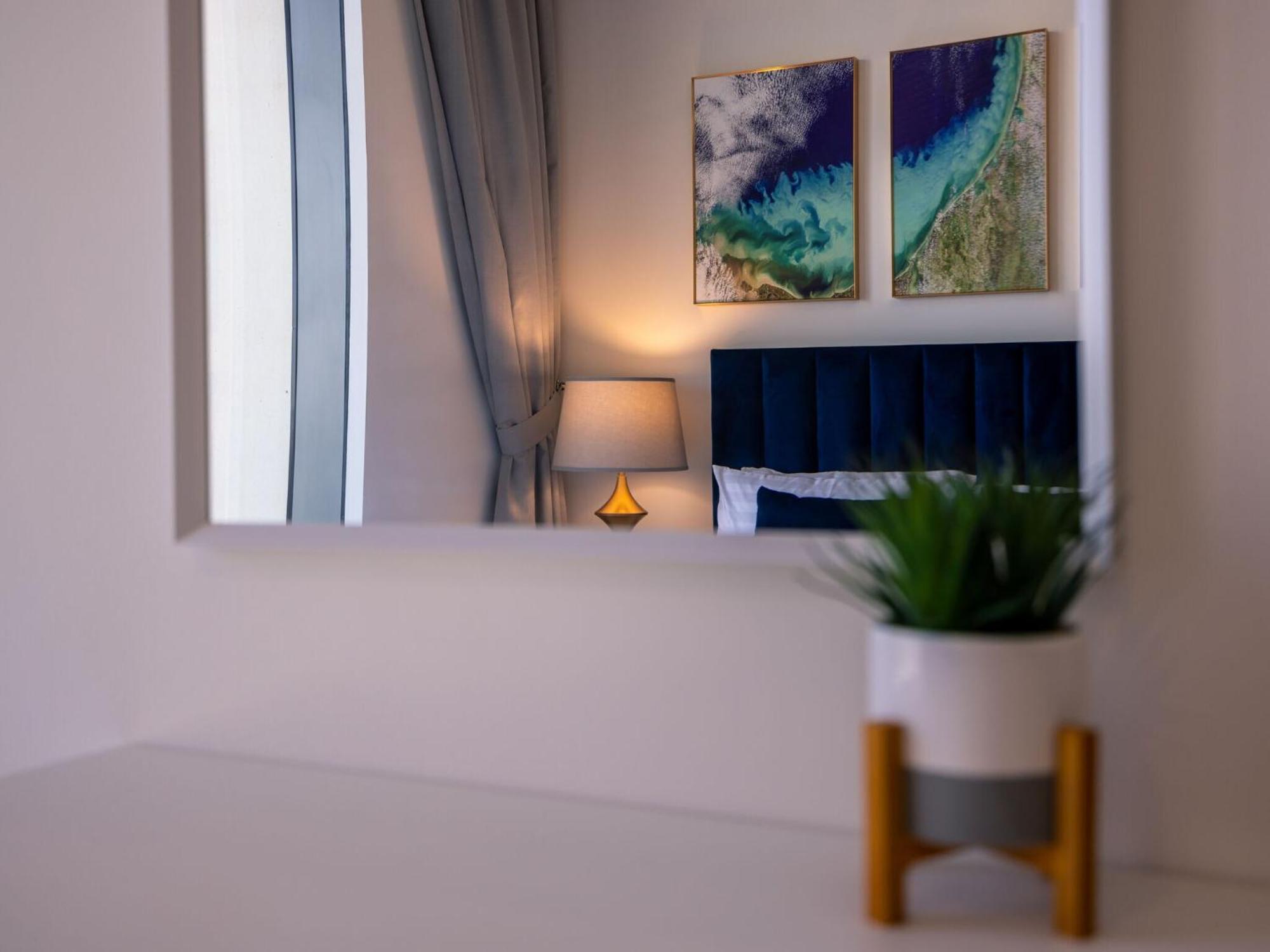Luxurious Apartments Dubai Marina Views Pool Gym By Sojo Stay Екстер'єр фото